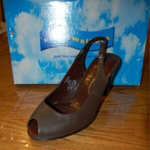 NEW Cloudwalker Brown Leather Carmel Open Toe and Slingback Heels Size 10W